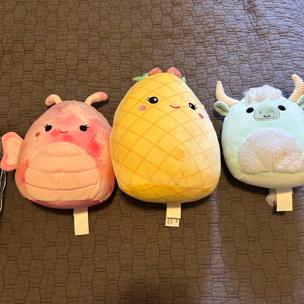 Cute Plush Toy Trio - Pink, Yellow, and Blue SmashMellows. Great condition.